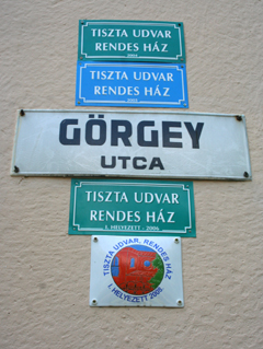 Táblák