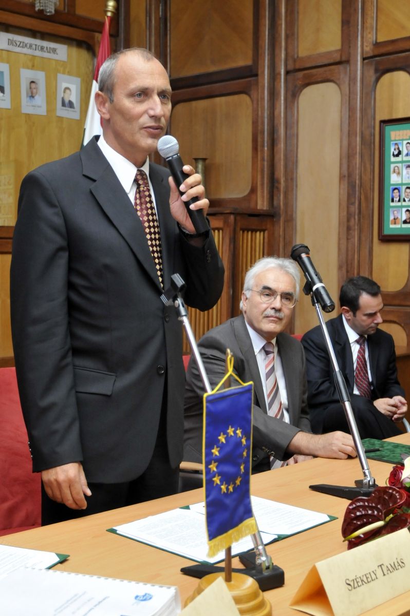 Székely Tamás