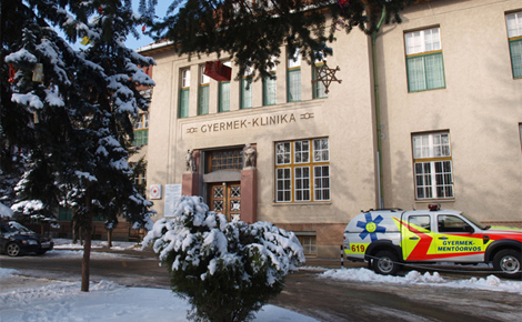 A Gyermekklinika egyes osztályai a Sebészeti Klinikába költöznek