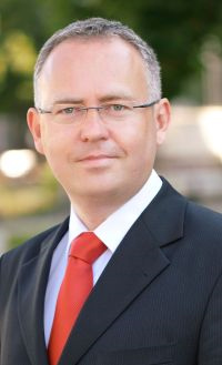 Rácz Róbert kormánymegbízott,