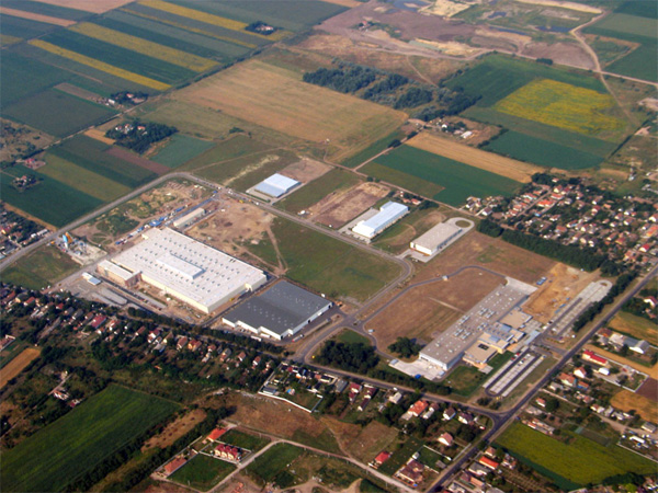 A XANGA cégcsoporthoz tartozó DIP Invest Kft. az Észak-Alföldi Operatív Program 1.098.474.576 Ft összegű támogatásával, mintegy 2,2 milliárd Ft befektetéssel technológia fogadására alkalmas ipari üzemet épít a Határ úti ipari parkban. debreceni ipari park