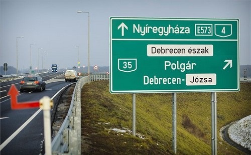 Átadták a 4-es főút felújított szakaszát
