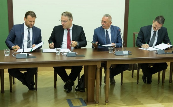 Együttműködés a Debreceni Egyetem és GE között