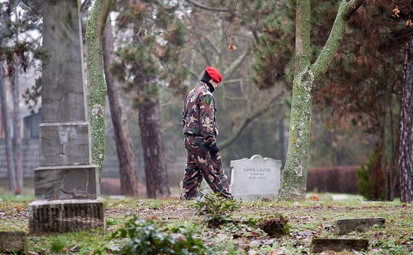 Megújul a debreceni honvédtemető