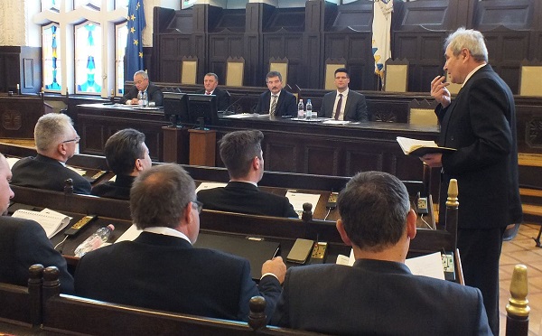 A Hajd&uacute;-Bihar Megyei K&ouml;zgyűl&eacute;s egyhang&uacute;lag elfogadta a meghirdetett napirendi pontokat - forr&aacute;s: hbmo.hu