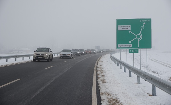 Átadták a 471. számú főút Hajdúsámsont elkerülő 8,6 kilométer hosszú szakaszát