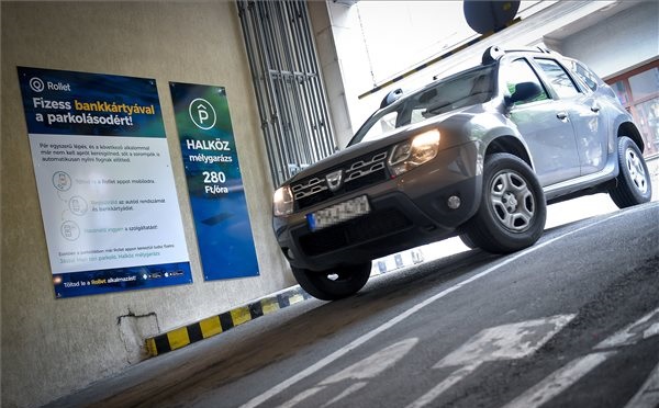 Applikációval lehet parkolni Debrecenben