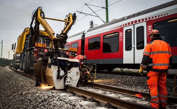 Megkezdődött a 100-as vasútvonal Debrecen-Ebes közötti szakaszának felújítása