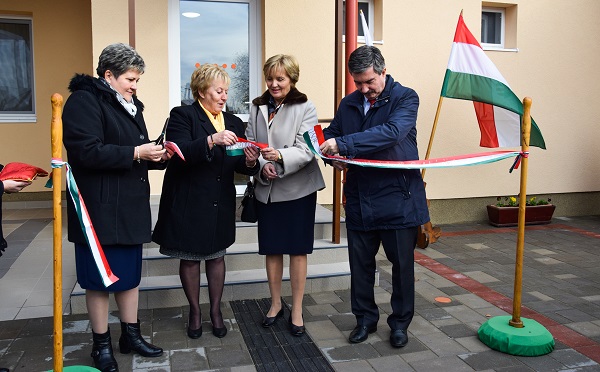 Szociális Gondozási Központot adak át Görbeházán - forrás: hbmo.hu