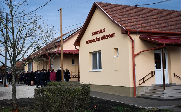 Szociális Gondozási Központot adtak át Görbeházán