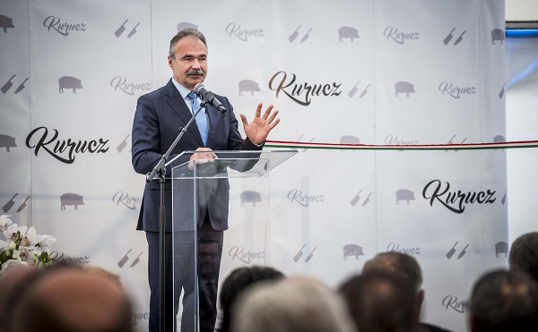 Átadták a Kurucz cégcsoport sertés vágó- és feldolgozó üzemét