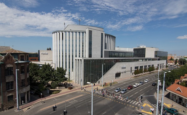 Befejeződhet a debreceni Latinovits Színház építése