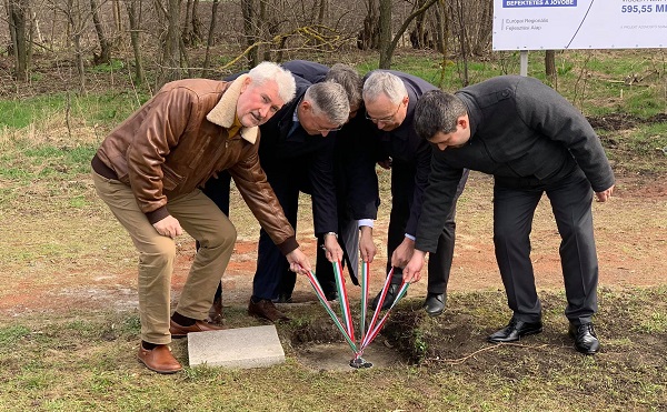 Lerakták az Északi ipari park és iparterület alapkövét Berettyóújfaluban
