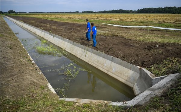 Jövő év augusztusáig befejeződik a Derecskei-főcsatorna korszerűsítése