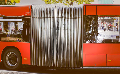 Új csuklós autóbuszokat helyeznek forgalomba Hajdú-Biharban