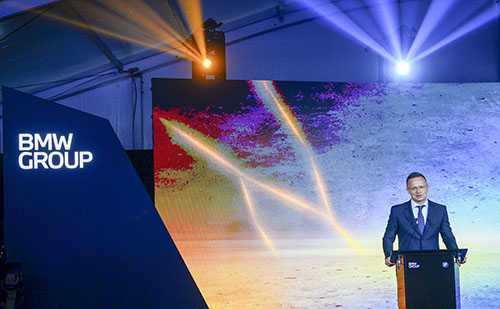 Letették a debreceni BMW gyárának alapkövét 