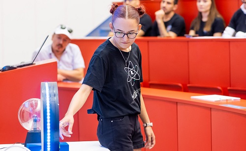 A jövő potenciális mérnöknői remekeltek a debreceni WATCH programban