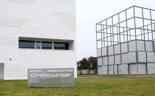 Technológiai mérföldkő: bővült a szuperszámítógép-központ Debrecenben